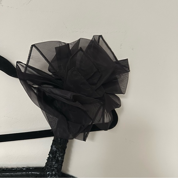 Textured Crop Top with Sleeve Detail - Picture 5 of 5